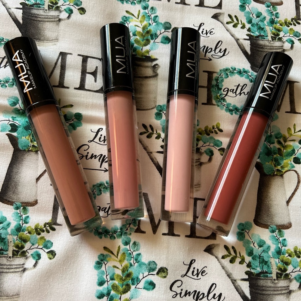 MUA MAKEUP ACADEMY LIPGLOSSES